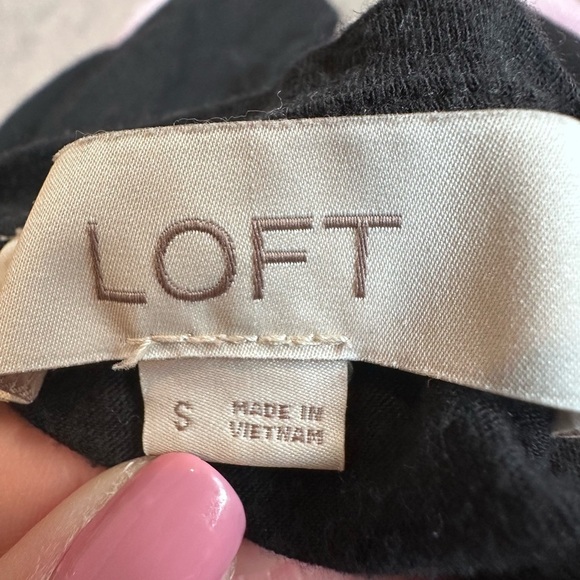 Loft Black Round Neck Flutter Sleeve Cotton Blend Top Small - Picture 3 of 5